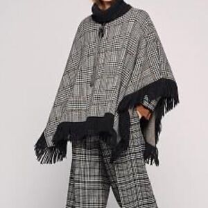 Fabiana Filippi Cashmere Silk Wool Houndstooth Plaid Cape with Turtleneck